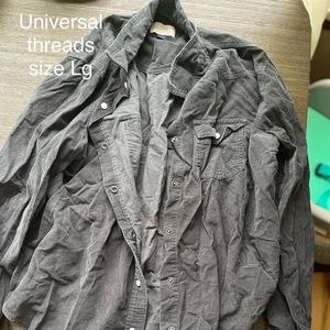Universal threads button up